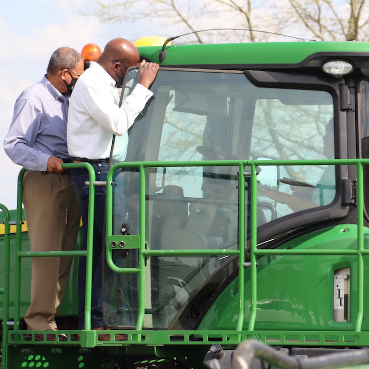 Sen. Warnock tours Southwest Georgia Farms